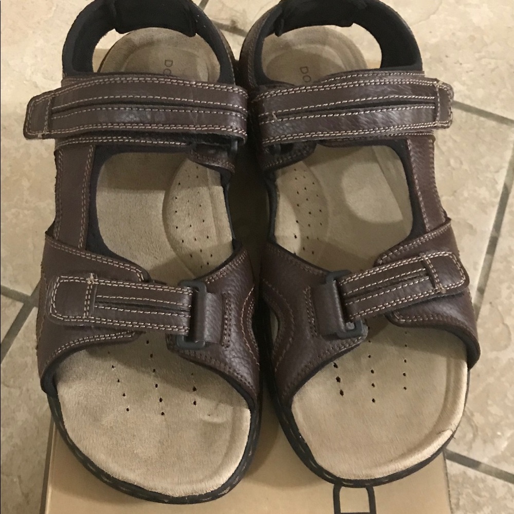 Dockers sandals size 10